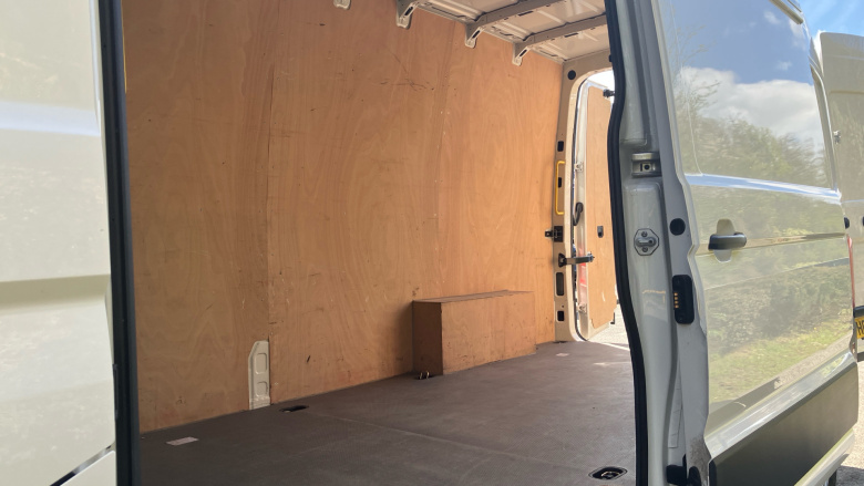 Volkswagen Crafter Cr35 Lwb Diesel 2.0 TDI 140PS Commerce Plus High Roof Van